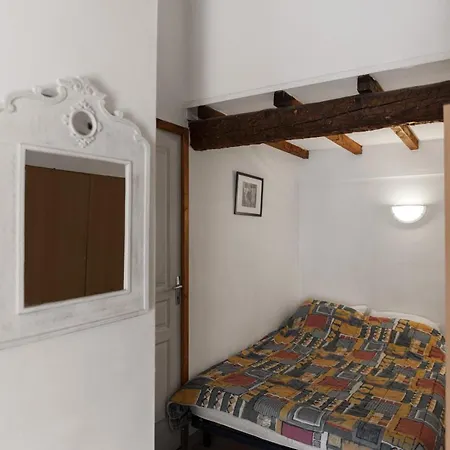 Le 39 3 Rue Trivalle, * 카르카손